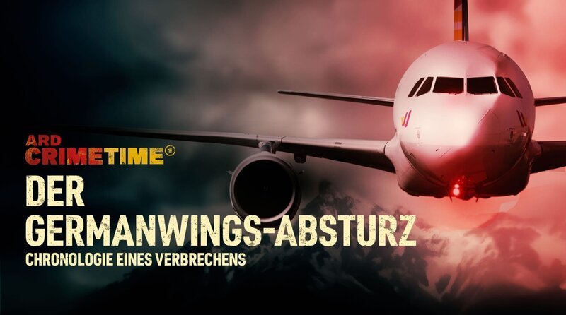 Am 24. März zerschellt ein Flugzeug der GermanWings in den Alpen – es ist die größte Katastrophe in der Geschichte der deutschen Luftfahrt. Alle 150 Menschen, die sich an Bord der 4U9525 unterwegs von Barcelona nach Düsseldorf befanden, kamen bei dem Absturz ums Leben. Die vierteilige Serie rekonstruiert den Absturz und seine Folgen aus Sicht der französischen Polizei und der deutschen Ermittlern, der Angehörigen, der Lufthansa und der Staatsanwaltschaft. – Bild: WDR/​Studio Fritz Gnad/​istockphoto/​Chalabala