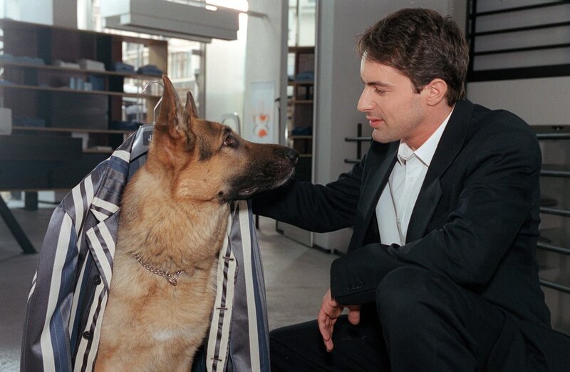 Gedeon Burkhard (Alexander Brandtner). – Bild: ORF/​Beta Film/​Ali Schafler