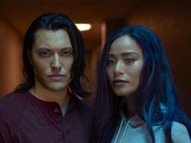 (2. Staffel) – The Gifted – John (Blair Redford, l.); Clarice (Jamie Chung, r.) – Bild: 2018⁠–⁠2019 Fox and its related entities.  All rights reserved.  MARVEL TM & © 2017 MARVEL/​Justin Stephens /​ Justin Stephens Lizenzbild frei
