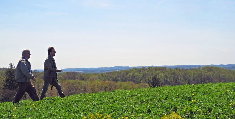 Giorgio A. Tsoukalos (r.) – Bild: THE HISTORY CHANNEL /​ A+E Networks
