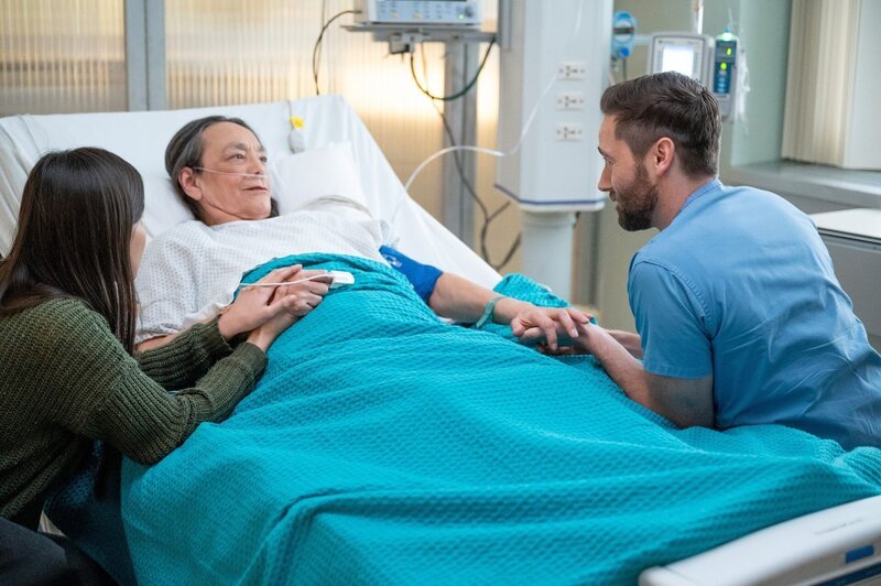 Tantoo Cardinal (Jane Munsee), Ryan Eggold (Dr. Max Goodwin). – Bild: ORF/​Universal/​NBC/​Scott Gries