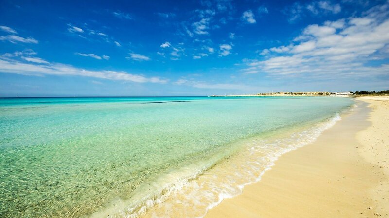 Der Platja Es Trenc gilt als einer der schönsten Strände Europas – und bietet fast karibisches Flair. – Bild: WDR/​vario images