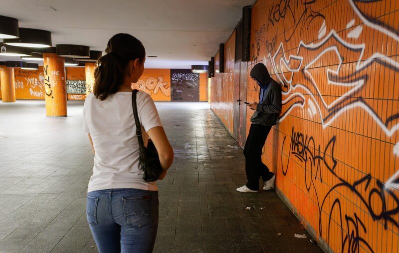 Unterführungen sind oft Angsträume. – Bild: ZDF und Antonia Richter