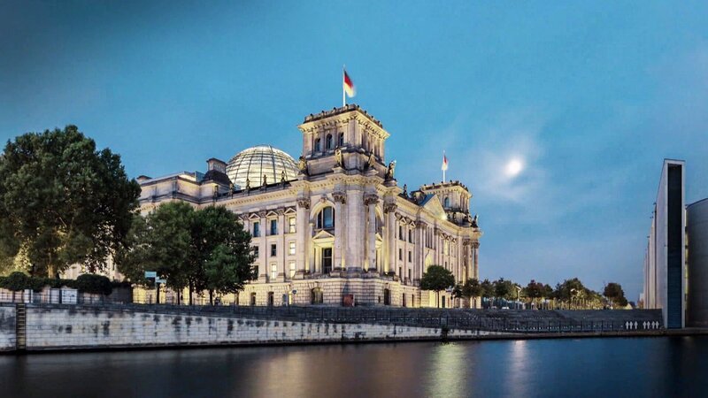 Die AfD – Alternative für Deutschland könnte bei den Bundestagswahlen ihre Stimmen verdoppeln und mit 20% zur zweitstärksten Fraktion werden. – Bild: ORF/​WDR/​ARD/​ MONITOR