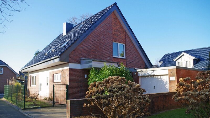 Das Haus von Thomas und seiner Familie muss behindertengerecht umgebaut werden – Bild: RTL II