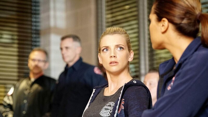 Sylvie Brett (Kara Killmer, l.) – Bild: TVNOW /​ Elizabeth Morris /​ NBC