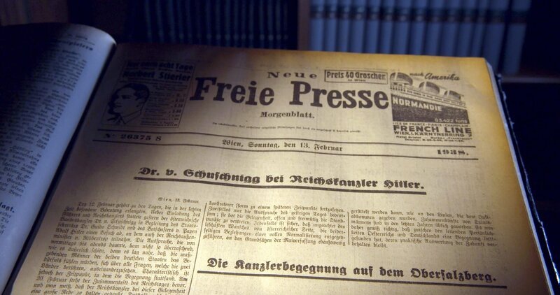 Aus den Zeitungsarchiven. – Bild: ORF/​phlex film