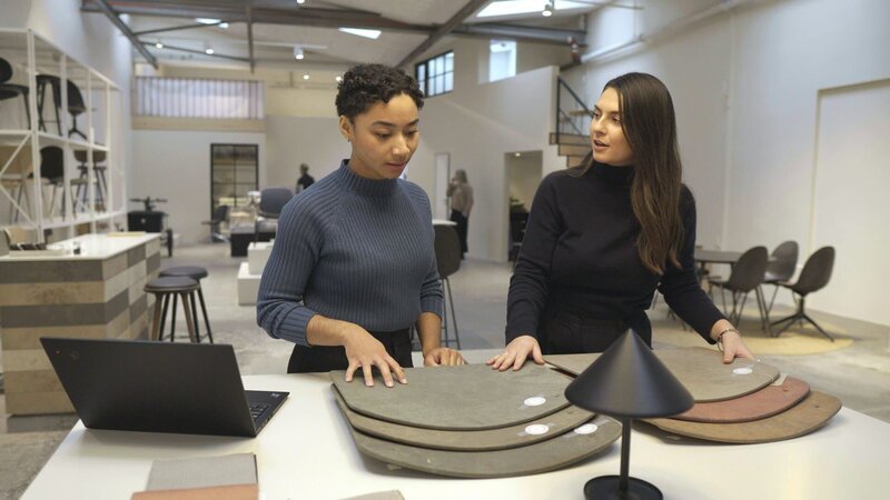 Die Möbel von Mater sollen nicht nur nachhaltig sein, deshalb sollen gemeinsam mit den Designern auch zeitlose Möbel entstehen. – Bild: ZDF und doc.station