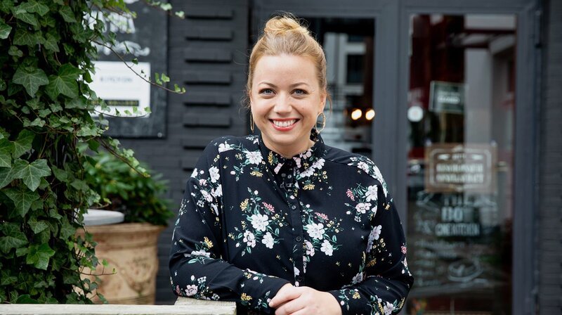 NDR Fernsehen ZORAS LECKERES SILVESTER, „Kochen mit Zora Klipp und Marianus von Hörsten“, am Sonntag (27.12.20) um 16:30 Uhr. Zora Klipp – Bild: NDR/​Claudia Timmann