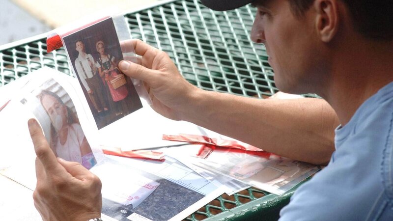 Das CSI-Team glaubt, dass eine ganze Familie ermordet worden ist. Nick (George Eads) vermutet jedoch, dass die zehnjährige Tochter Cassie von dem Blutbad verschont blieb und noch lebt … – Bild: TVNOW /​ CBS