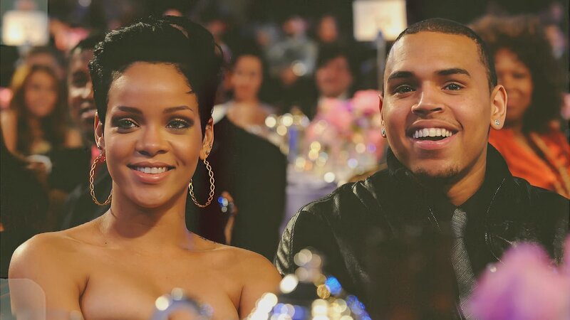 Die Sängerin ist von 2007 bis 2009 mit dem Rapper Chris Brown liiert. Die Beziehung endet, als Brown sie körperlich angreift. – Bild: ZDF und Legacy Distribution