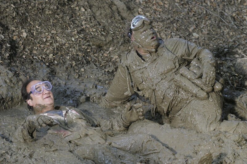 „Paintball“ – Cheryl cajoles Jim into attending a couples cooking class, which turns into a disaster, so she lets Jim pick out the next couples activity – paintball -- on ABC’s „According to Jim,“ TUESDAY, NOVEMBER 18 (9:00–9:30 p.m., ET), on the ABC Television Network. (ABC/​MICHAEL ANSELL) JIM BELUSHI, LARRY JOE CAMPBELL – Bild: Disney
