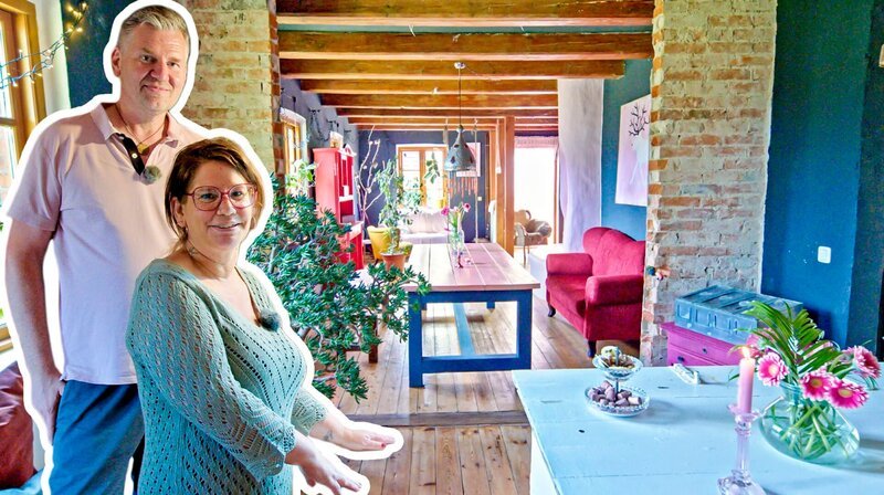 Lu und Marc haben mit wenig Geld und vielen Ideen ihr komplettes Haus in Lensahn in Schleswig-Holstein eingerichtet. Ihre kreativen Upcycling- und DIY-Projekte haben das ermöglicht. – Bild: NDR, honorarfrei – Verwendung gemäß der AGB im engen inhaltlichen, redaktionellen Zusammenhang mit genannter NDR-Sendung bei Nennung „Bild: NDR“ (S2). NDR Presse und Information/​Fotoredaktion, Tel: 040/​4156–2333 oder -2305, pressefoto@ndr.de