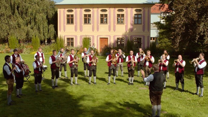 Das Ensemble Schabernack in Weihenstephan. – Bild: BR/​Inmotion AG