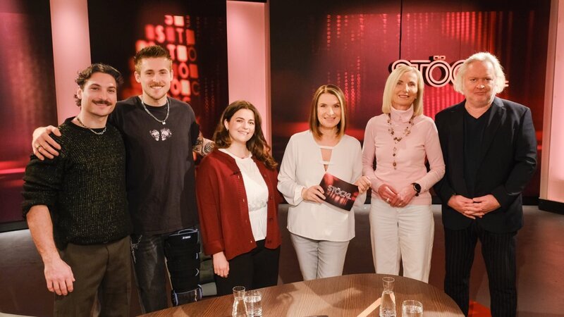 Daniel Ruso, Elias Ruso, Ronja Forcher, Barbara Stöckl, Roswitha Stadlober, Gregor Seberg. – Bild: ORF/​Günther Pichlkostner