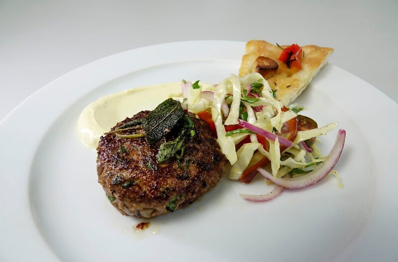 Köfte von Profi-Koch Ali Güngörmüs. – Bild: HR