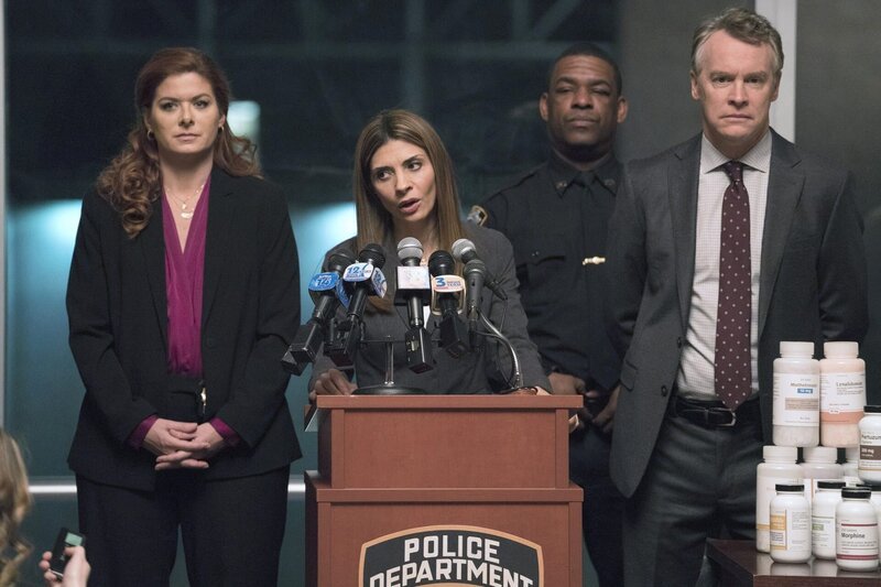 Debra Messing, Callie Thorne, Tate Donovan – Bild: PLURIMEDIA (Warner Bros Television)