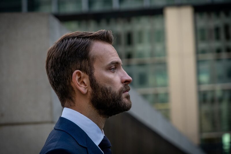 Massimo Ruggero (Alessandro Borghi) – Bild: Sky Vision /​ Die Verwendung ist nur bei redaktioneller Berichterstattung im Rahmen einer Programmankündigung ab 2 Monate vor der ersten Auss /​ © Sky Italia