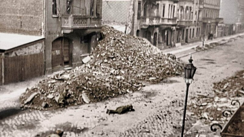 Greatest Events of WW2_Wendepunkte des Zweiten Weltkriegs Ep_08_Dresden_Firestorm – Bild: RTL /​ World Media Rights Ltd