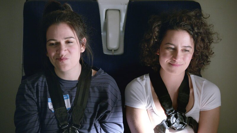 v.li.: Abbi Abrams (Abbi Jacobson), Ilana Wexler (Ilana Glazer) – Bild: Paramount