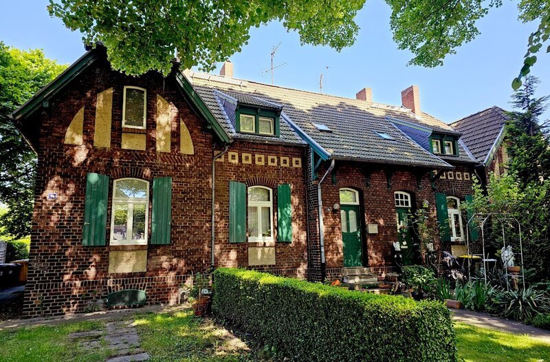 Die Rheinpreußensiedlung wurde von 1897 bis 1905 um die Zeche Rheinpreußen in der damaligen Stadt Homberg (heute Stadtteil von Duisburg) als Siedlung für die Arbeiterfamilien gebaut. – Bild: WDR/Ralf Gromann/Schnittstelle GmbH Die Rheinpreußensiedlung wurde von 1897 bis 1905 um die Zeche Rheinpreußen in der damaligen Stadt Homberg (heute Stadtteil von Duisburg) als Siedlung für die Arbeiterfamilien gebaut. – Bild: WDR/Ralf Gromann/Schnittstelle GmbH