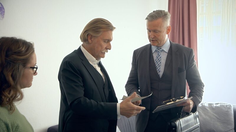 Ingo Lenßen (2.v.l.) – Bild: Sat.1