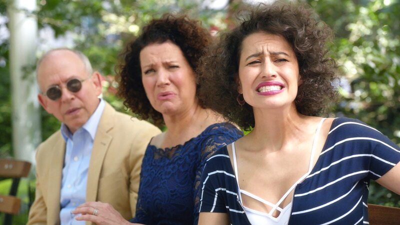v.li.: Arthur Wexler (Bob Balaban), Bobbi Wexler (Susie Essman), Ilana Wexler (Ilana Glazer) – Bild: Paramount