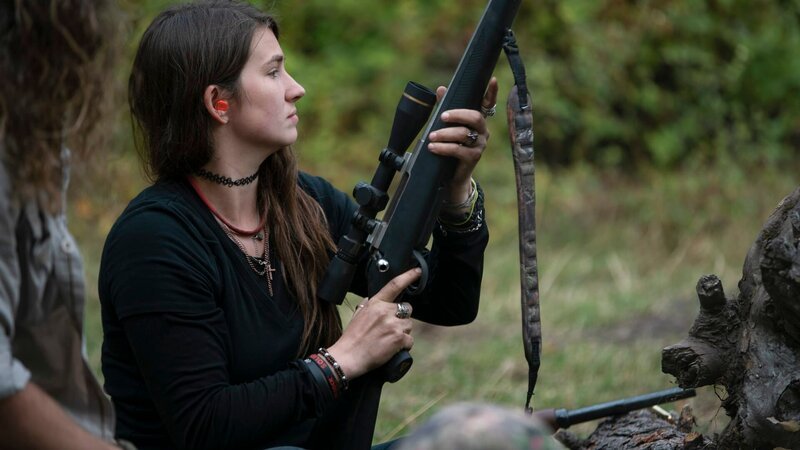 Bird Brown holding gun up. – Bild: Discovery Communications, LLC
