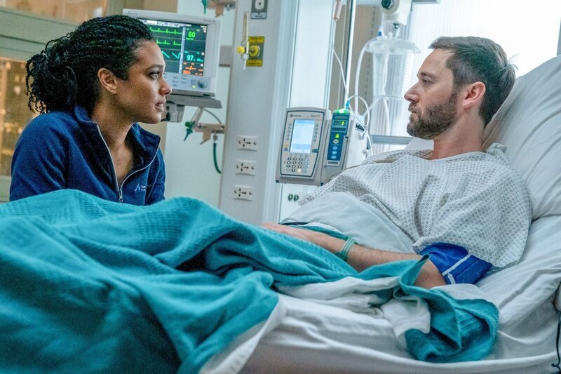 Freema Agyeman (Dr. Helen Sharpe), Ryan Eggold (Dr. Max Goodwin). – Bild: ORF/​Universal/​NBC/​Virginia Sherwood