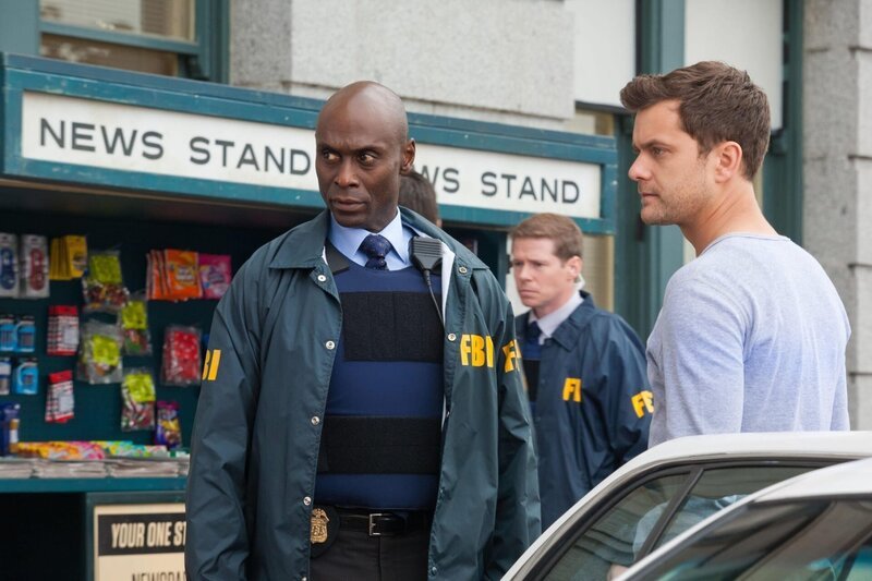 Phillip Broyles (Lance Reddick, l.), Peter Bishop (Joshua Jackson, r.) – Bild: PLURIMEDIA (Warner Bros)