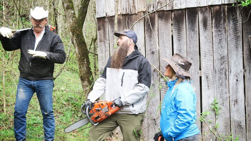L-R: Marty Raney, Matt Raney und Misty Raney – Bild: Warner Bros. Discovery