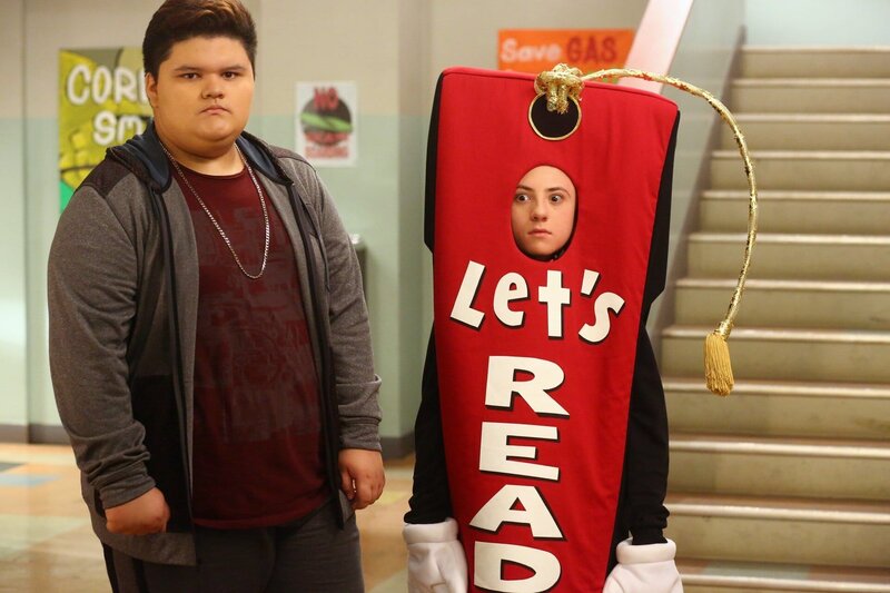 Troy (Jovan Armand, l.); Brick (Atticus Shaffer, r.) – Bild: HBOH