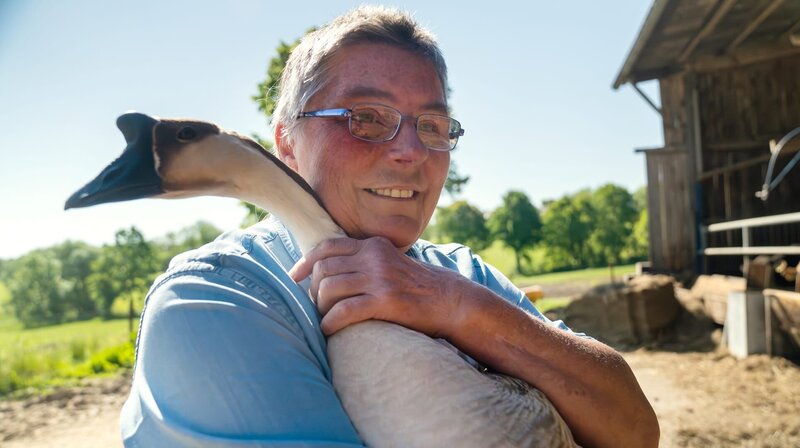 Sabine Nußbaum ist ausgebildete Bauernhofpädagogin – Bild: NDR/​SWR/​Frank Hisam