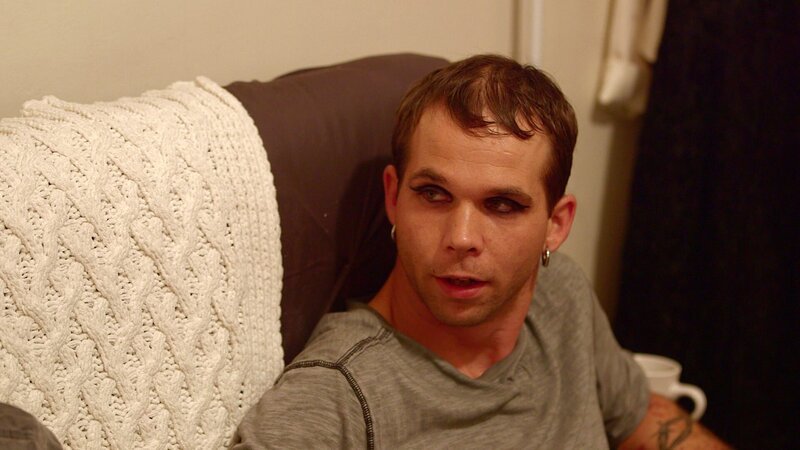 Jeremiah Raber wearing eyeshadow. – Bild: Discovery Communications