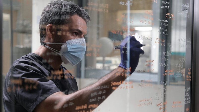 Andrea Fanti (Luca Argentero) – Bild: AXN White