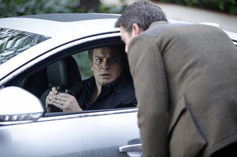 Um herauszufinden, was mit Eva passiert ist, verfolgt Castle (Nathan FIllion, l.) ihren Ehemann Cole (Ivan Sergei, r.). Doch der beteuert seine Unschuld … – Bild: ABC Studios Lizenzbild frei