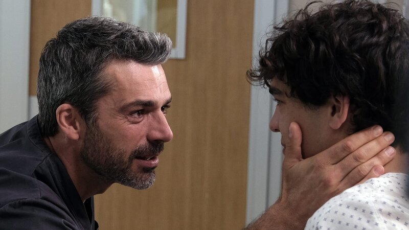 Andrea Fanti (Luca Argentero, l.) – Bild: Lux/​Sony Pict