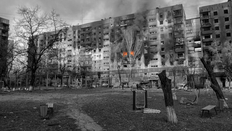 Spuren der Zerstörung in Mariupol nach russischen Bombenangriffen. – Bild: ZDF und SWR Spuren der Zerstörung in Mariupol nach russischen Bombenangriffen. – Bild: ZDF und SWR