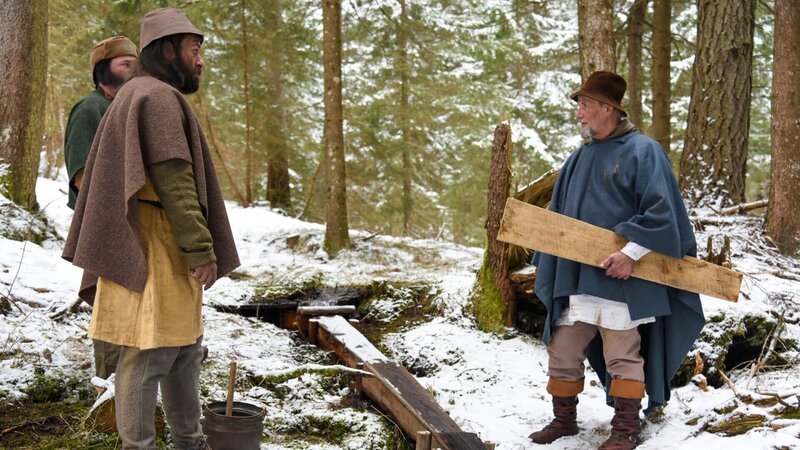 Reparatur der Wasserleitung in Gallzein – Bild: ZDF und ORF/​Produktion West/​Gerhard Mader