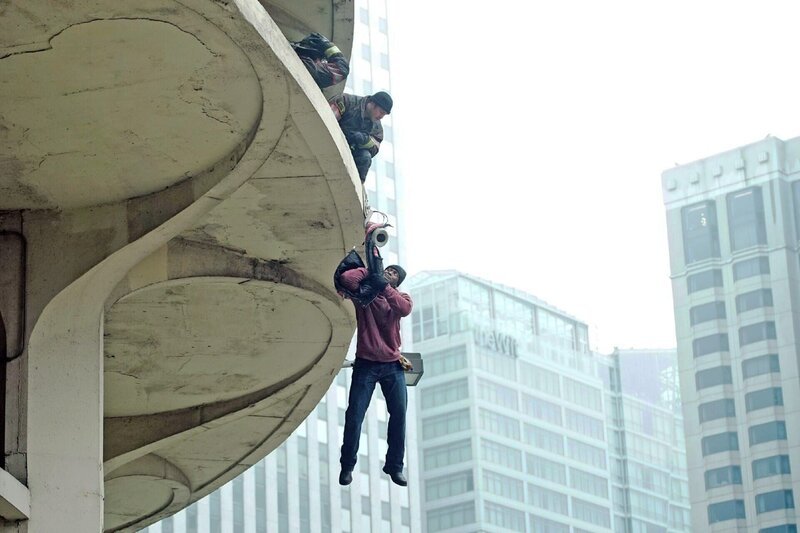 Kelly Severide (Taylor Kinney, oben) – Bild: TVNOW /​ Elizabeth Morris /​ NBC