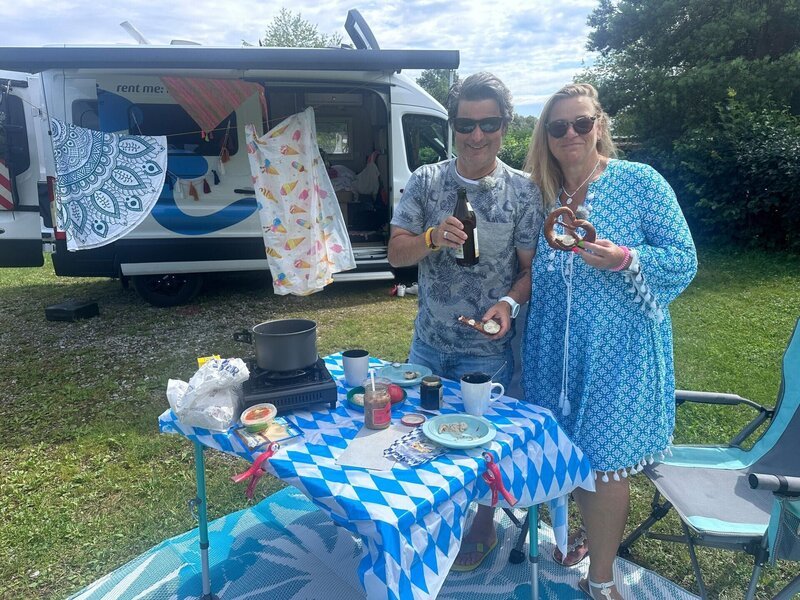 Martin und Birte – Bild: RTL /​ Tokee Bros. /​ Folge 12_004