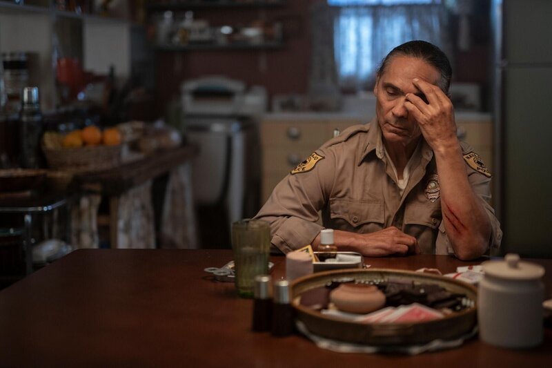 Joe Leaphorn (Zahn McClarnon) – Bild: RTL und AMC Network Entertainment LLC
