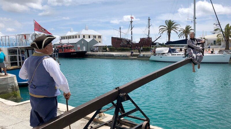 Britische Traditionen spielen auf den Bermudas noch immer eine große Rolle. – Bild: NDR/Kristian Kähler Britische Traditionen spielen auf den Bermudas noch immer eine große Rolle. – Bild: NDR/Kristian Kähler