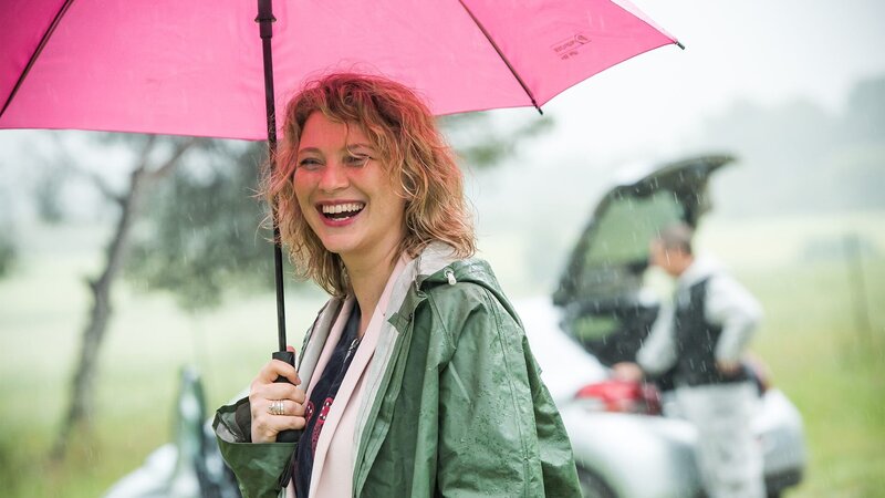 Candice Renoir (Cécile Bois) – Bild: AXN White