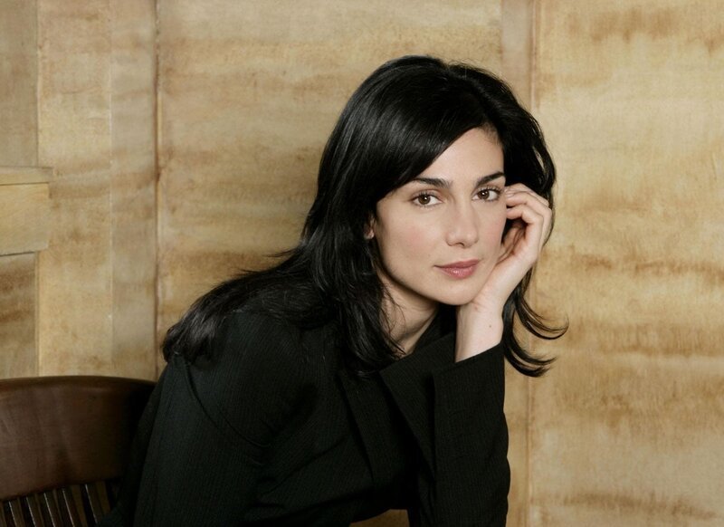 Die junge Anwältin Alexandra Borgia (Annie Parisse) befasst sich mit ihrem Kollegen, Staatsanwalt Jack McCoy, mit dem Mord an einem Talkshow-Moderator. Zunächst gerät Miranda, die junge Witwe des Ermordeten, ins Visier der Ermittler. – Bild: RTL