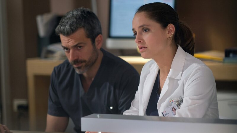 Andrea Fanti (Luca Argentero) und Giulia Giordano (Matilde Gioli) – Bild: AXN White