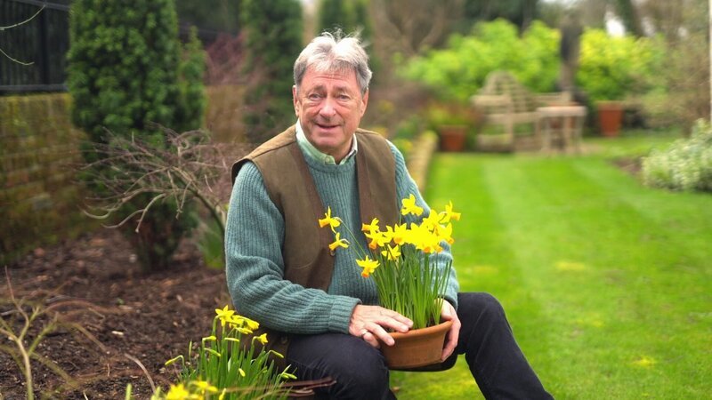 Alan Titchmarsh +++ Die Verwendung des sendungsbezogenen Materials ist nur mit dem Hinweis und Verlinkung auf RTL+ gestattet. – Bild: RTL /​ Spun Gold & All3Media International /​ Schneckenschreck