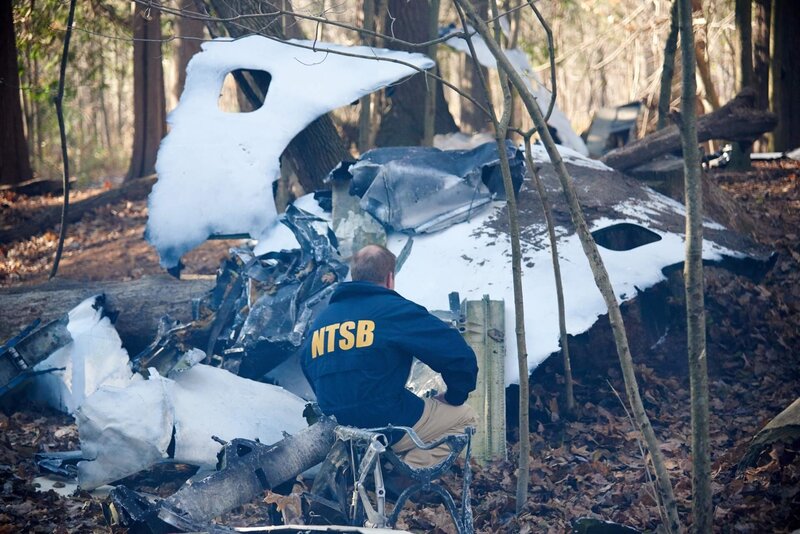 In 1990, all passengers on Alitalia flight 404 were killed; the analysis of the radar trajectory revealed to investigators that the plane was flying too low. – Bild: PLURIMEDIA (Cineflix /​ Darren Goldstein)