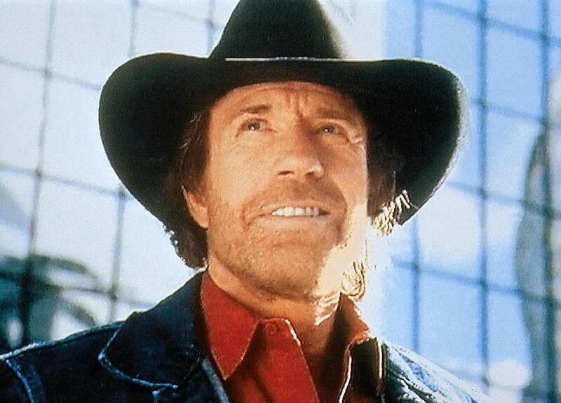 Cordell Walker (Chuck Norris) – ein knallharter Cop. – Bild: Nitro.