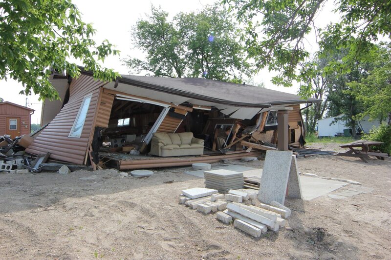 Dauphin, Manitoba, Canada: A damaged home. – Bild: Sky Vision /​ National Geographic Channels